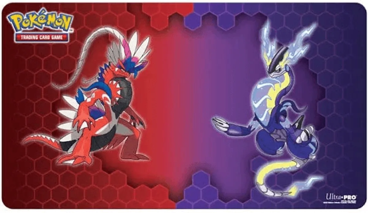 Pokémon Playmat Koraidon & Miraidon - Blauw/Paars/Rood - afbeelding 2 van 2