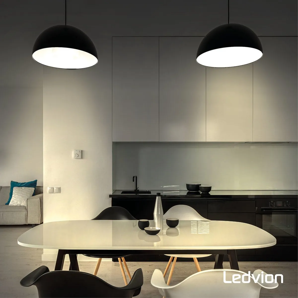 LEDVION 10x E27 LED Lamp Dimbaar 8.8W 2700K - Mat