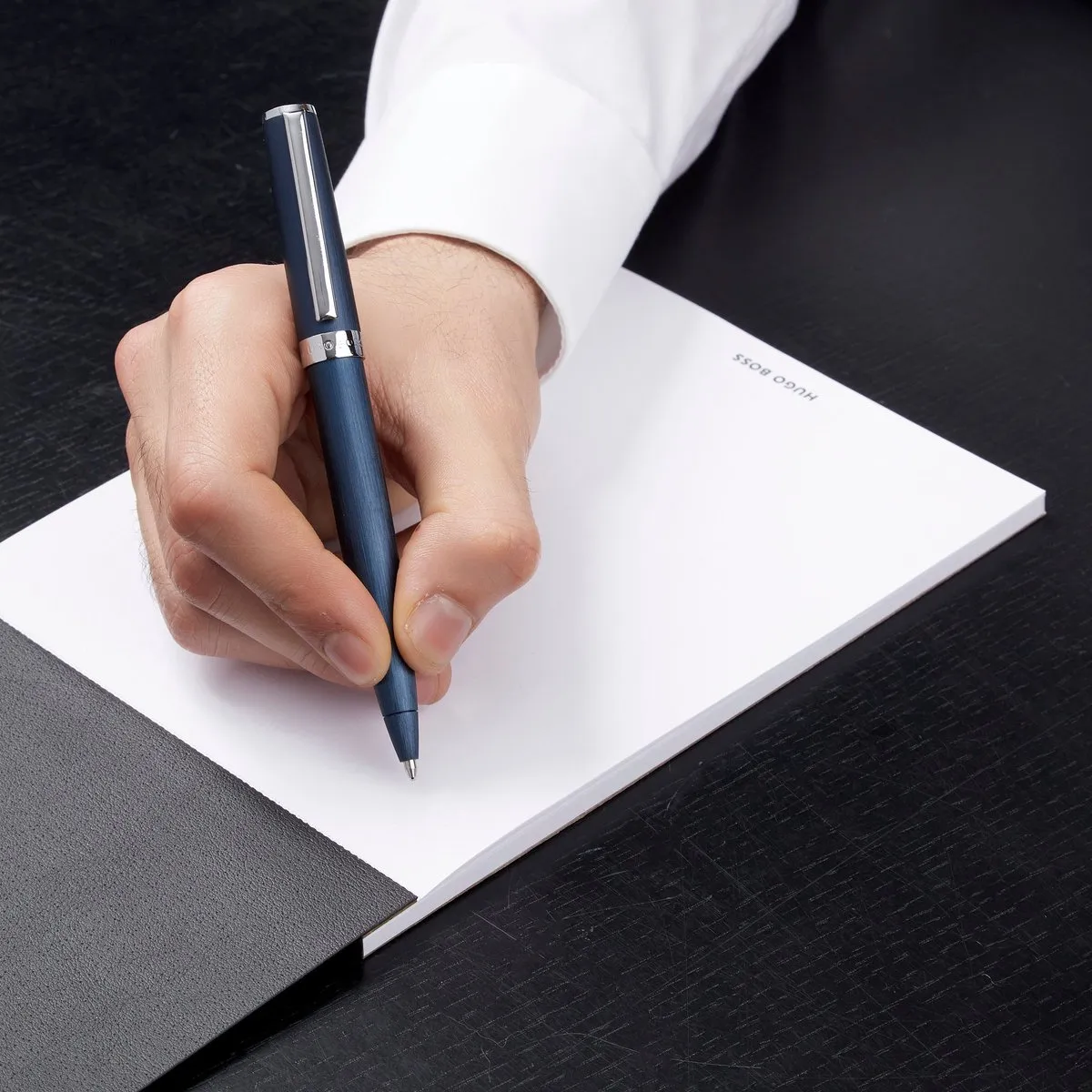 Hugo Boss Pen Gear Brushed - Zwart
