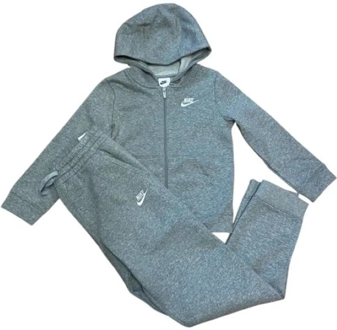 NIKE TRAININGSPAK - KIDS - GRIJS - MAAT 147/158