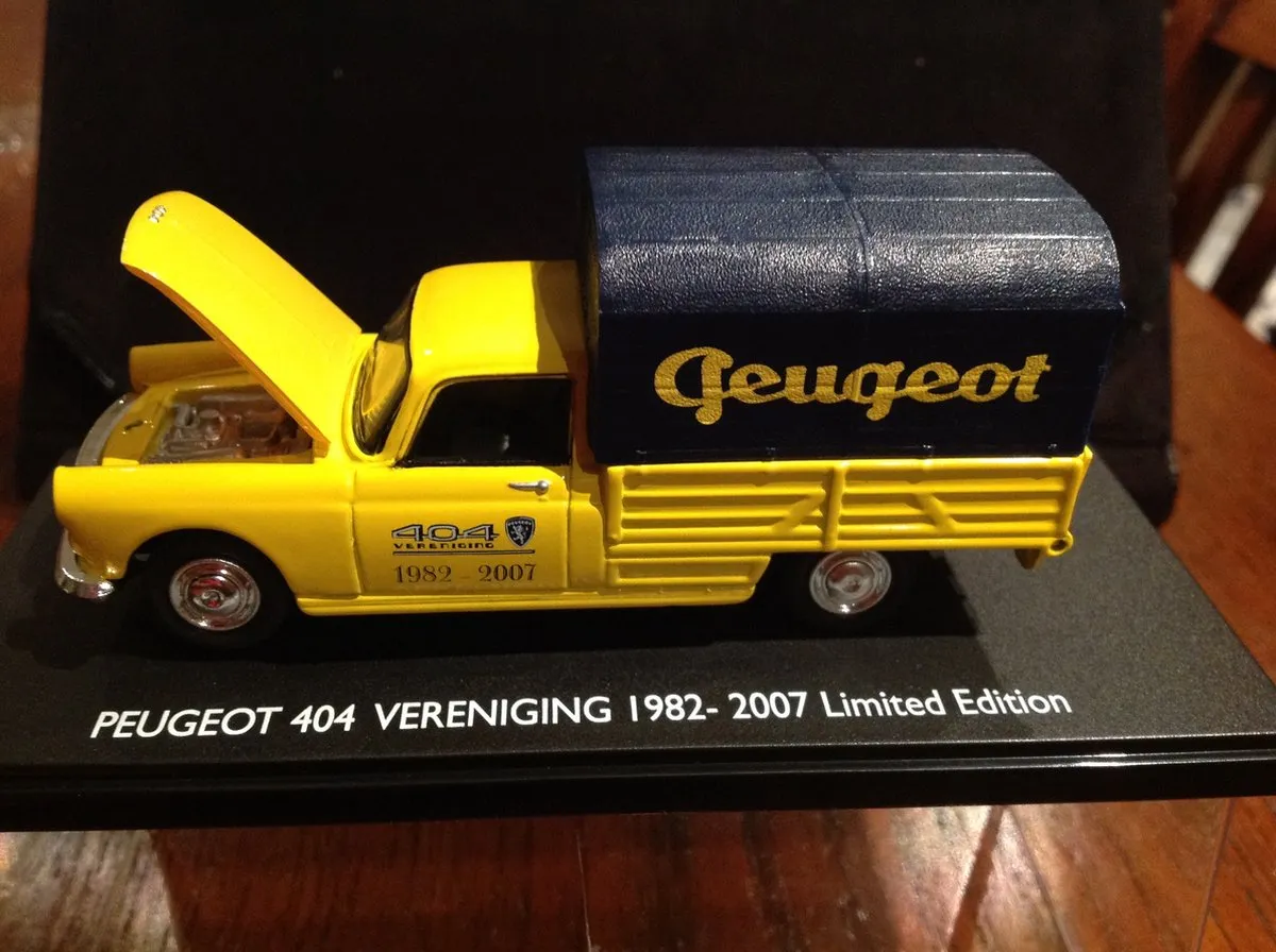 Peugeot 404 Pickup Miniatuur - Geel/Blauw
