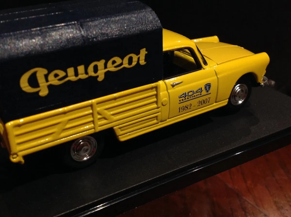 Peugeot 404 Pickup Miniatuur - Geel/Blauw