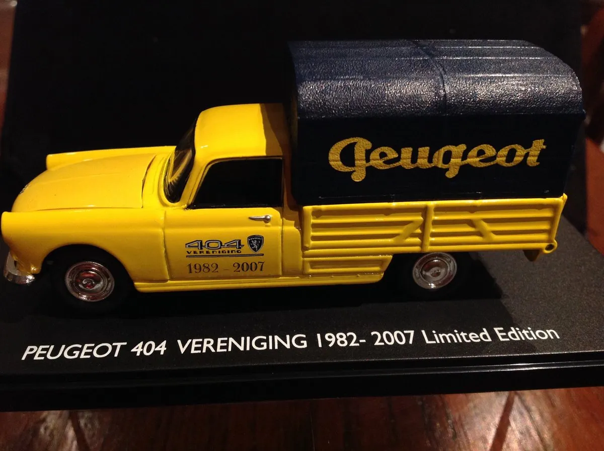 Peugeot 404 Pickup Miniatuur - Geel/Blauw