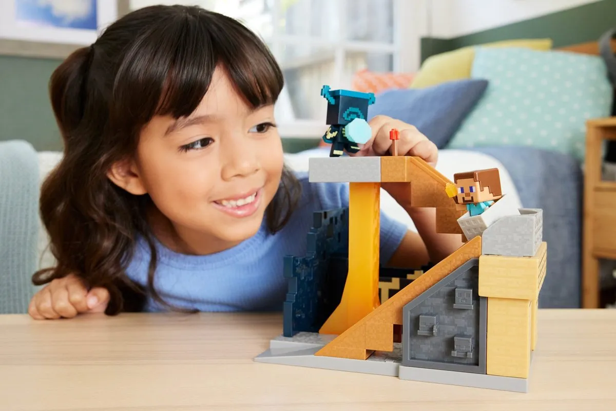 Minecraft Minimodus Opkomst van de Warden Speelset HXT72 - Multicolor