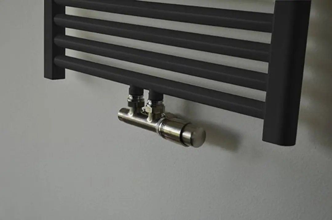 Saqu 31215520 Radiatorkraan Middenaansluiting Haaks Rechts RVS - afbeelding 2 van 3