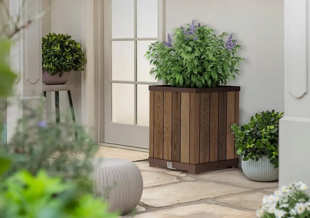 Keter DecoCoat Walnut Hoge Vierkante Plantenbak 74L - afbeelding 2 van 5