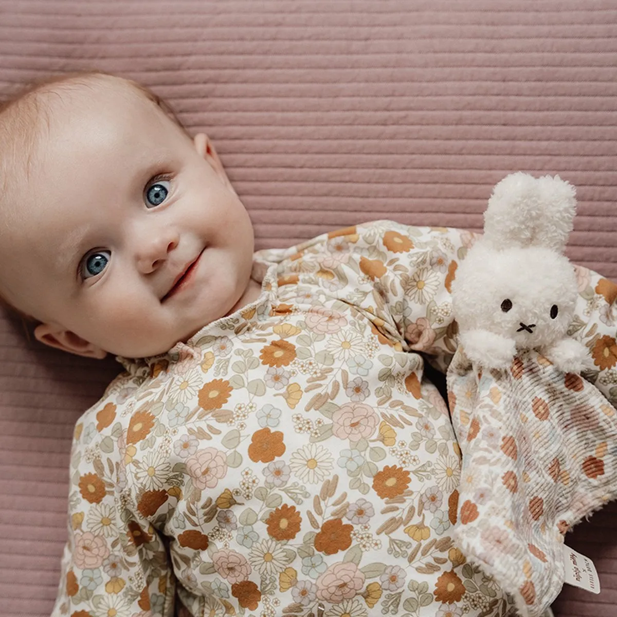 Nijntje Little Flowers Giftset - Knuffel, Doekje & Rammelaar