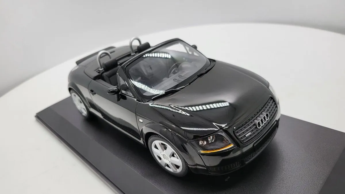 Audi TT Roadster 1999 Minichamps 1:18 Schaalmodel