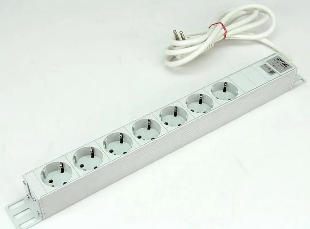 Rittal DK 7240.210 Stekkerdoos 19" 1HE Grijs