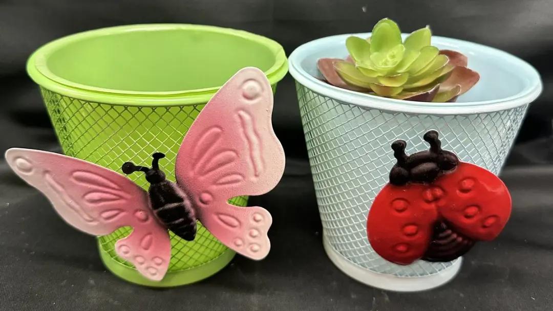 Metalen deco (tuin) bakjes "vlinder + lieveheersbeestje"