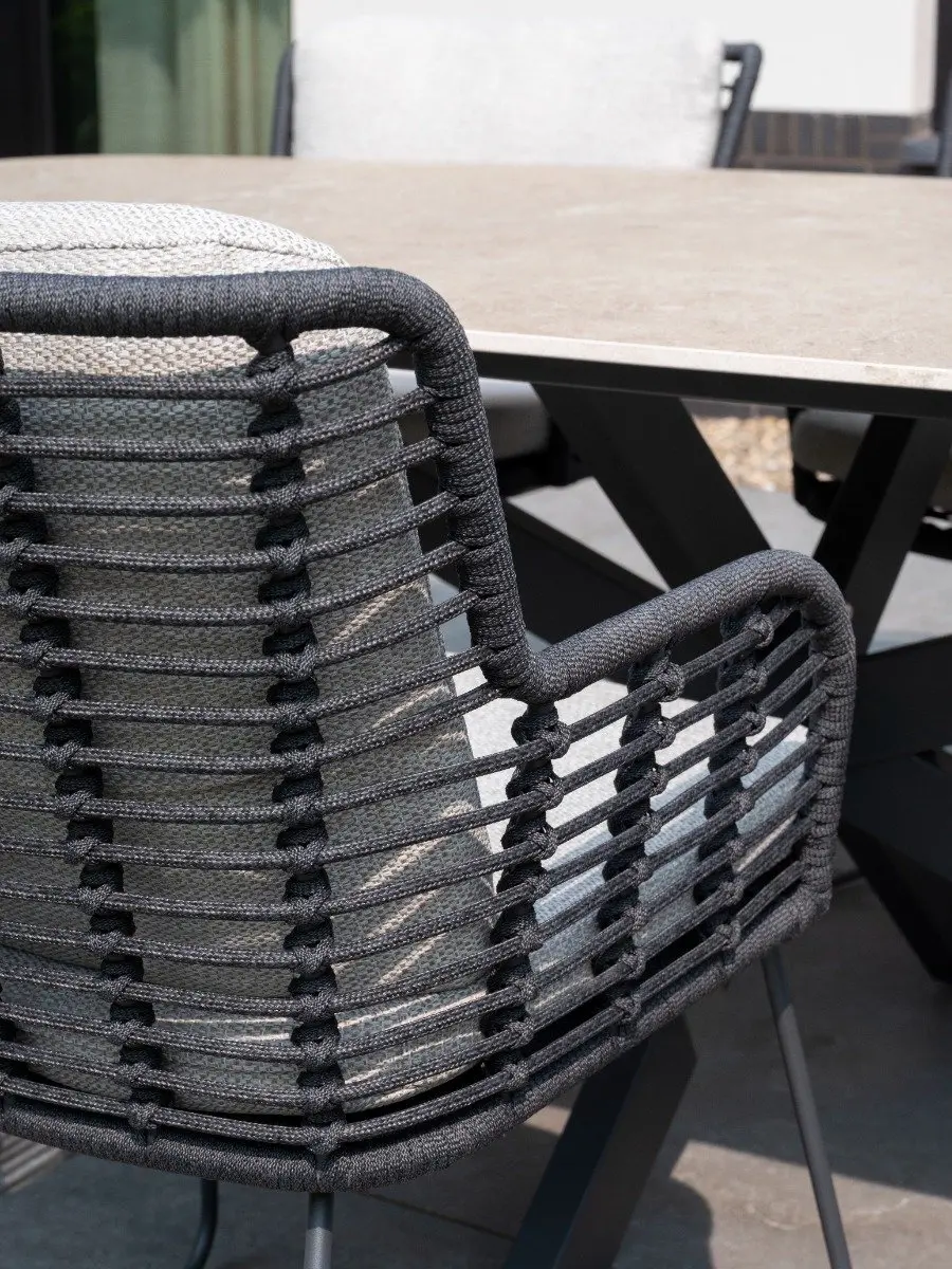 4 Seasons Outdoor Fabrice Tuinstoel - Donker grijs - afbeelding 5 van 6