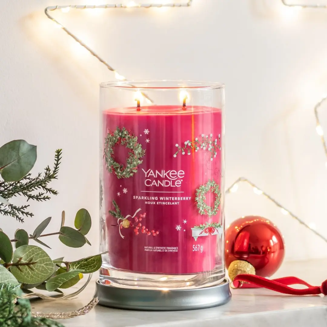 Yankee Candle Sparkling Winterberry Geurkaars - Rood - afbeelding 3 van 3