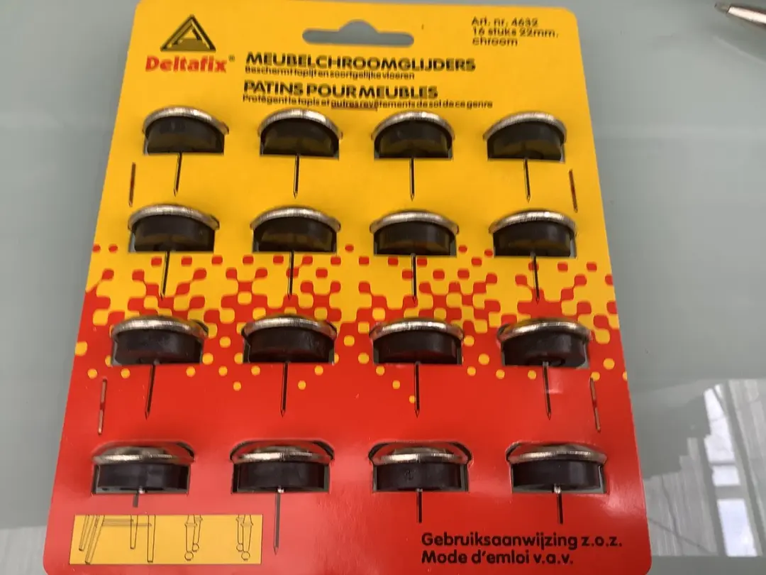 Deltafix. Stoelpoot glijders. meubel 16 stuks. 22 mm. Rubber. antikras. Voor lam