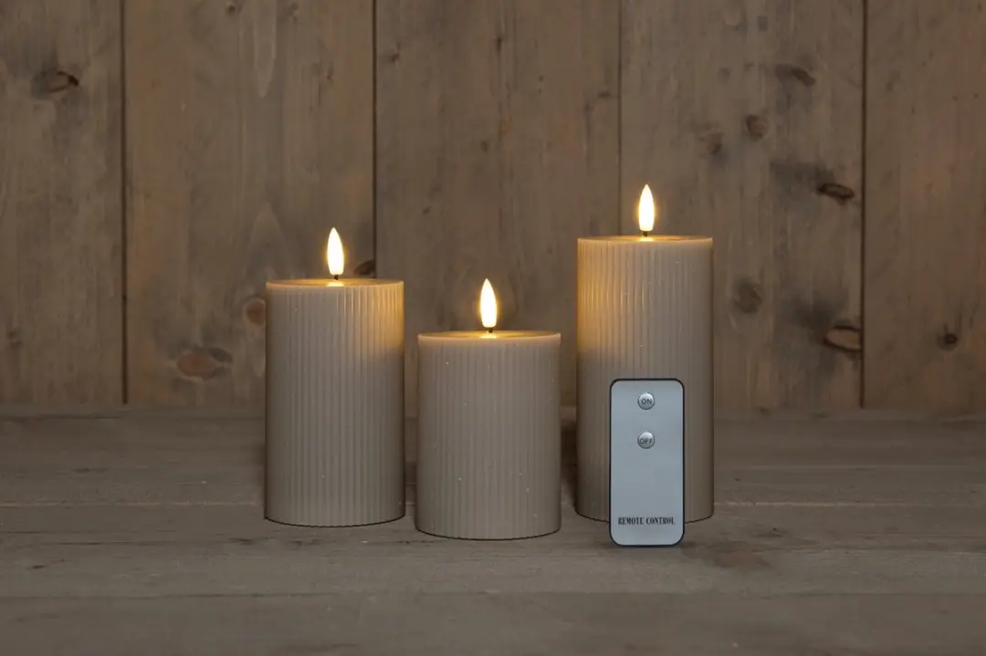 Anna's Collection LED Stompkaarsen 3 Stuks - Taupe - 7,5 cm - afbeelding 5 van 5