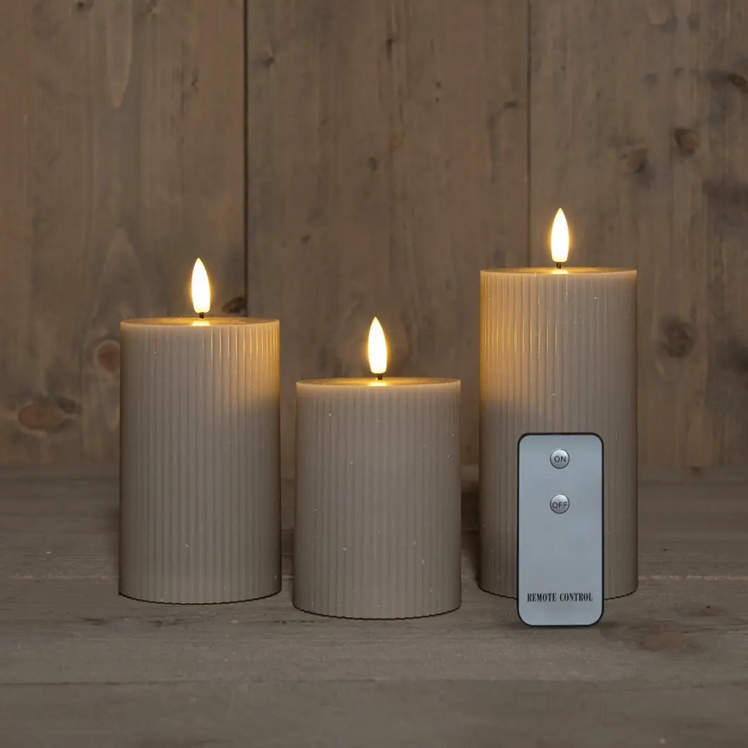 Anna's Collection LED Stompkaarsen 3 Stuks - Taupe - 7,5 cm - afbeelding 3 van 5