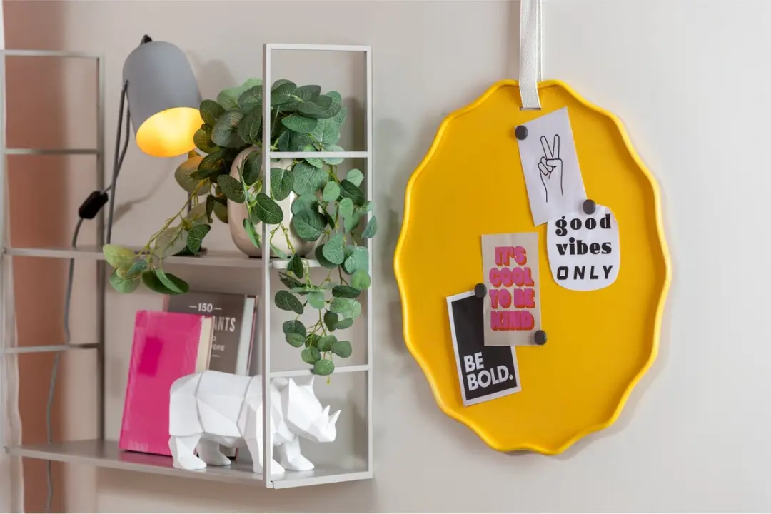 Present Time Funky Wave Prikbord - Geel Ø51cm - afbeelding 2 van 2