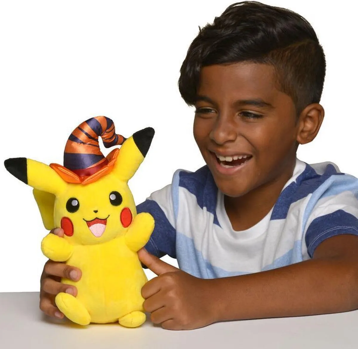 Pokémon Pikachu Halloween Knuffel 21cm - Geel