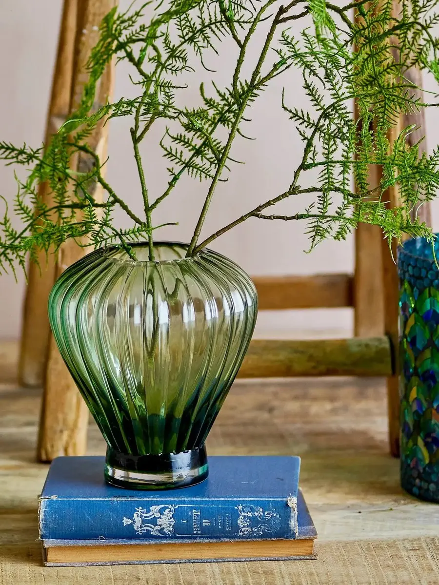 Bloomingville Reeve Vaas Glas - 18cm - Groen - afbeelding 3 van 3