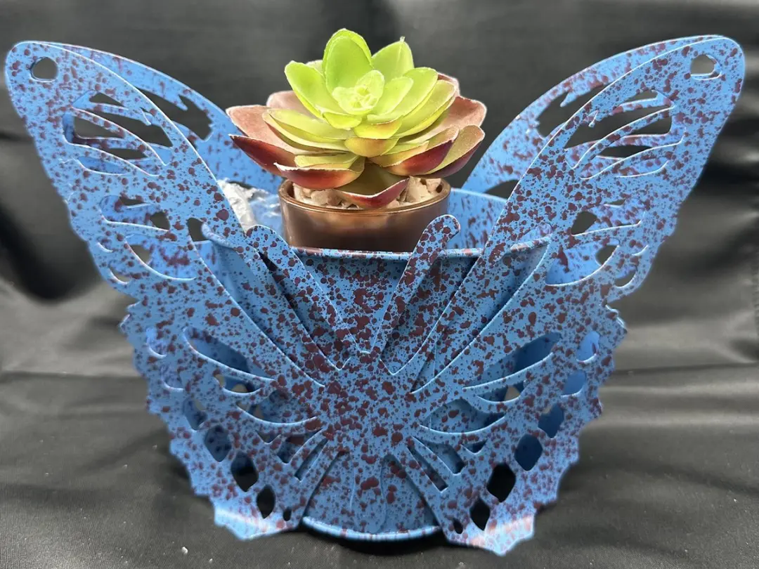 Metalen deco bloempot met vlinder design