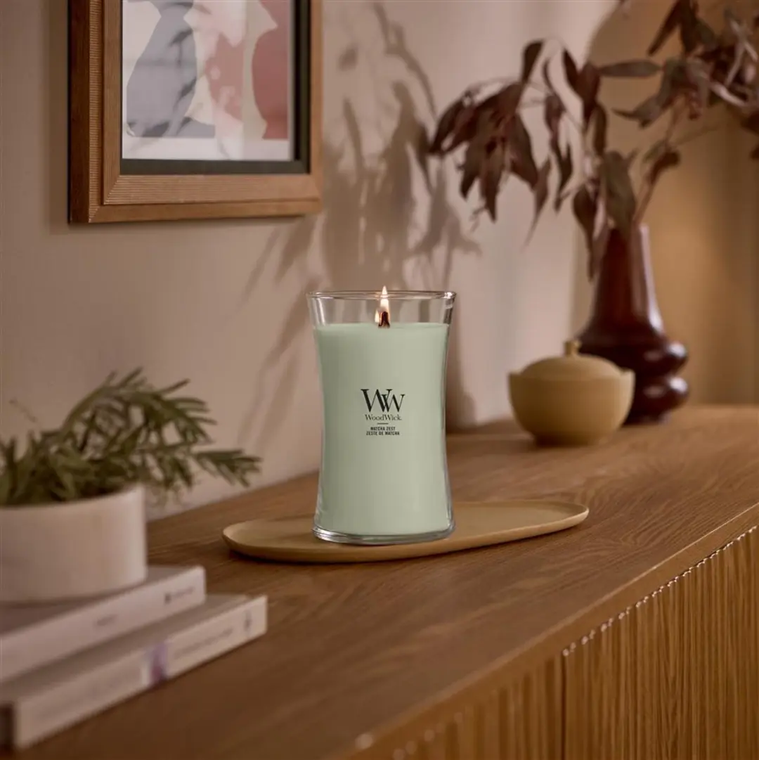 Woodwick Matcha Zest Hourglass Geurkaars 130u - afbeelding 4 van 6