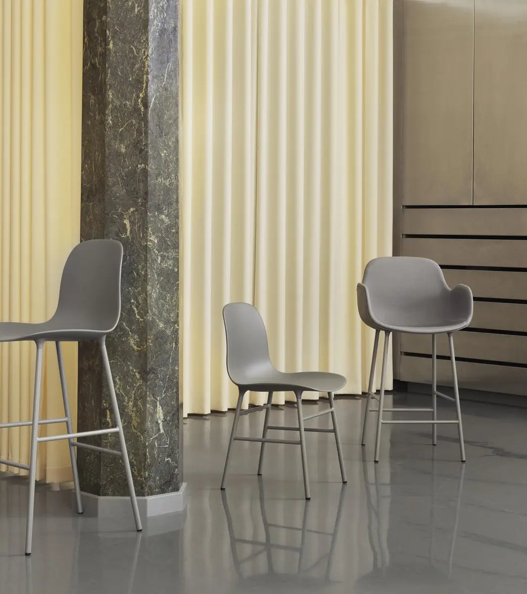 Normann Copenhagen Form Bar Chair 65cm Zwart - afbeelding 2 van 6