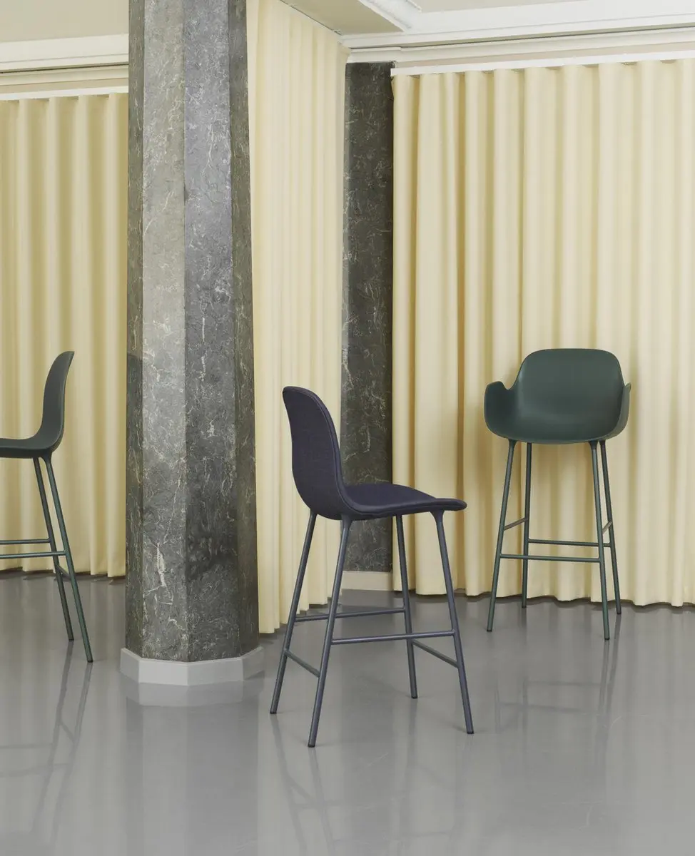 Normann Copenhagen Form Bar Chair 65cm Zwart - afbeelding 4 van 6