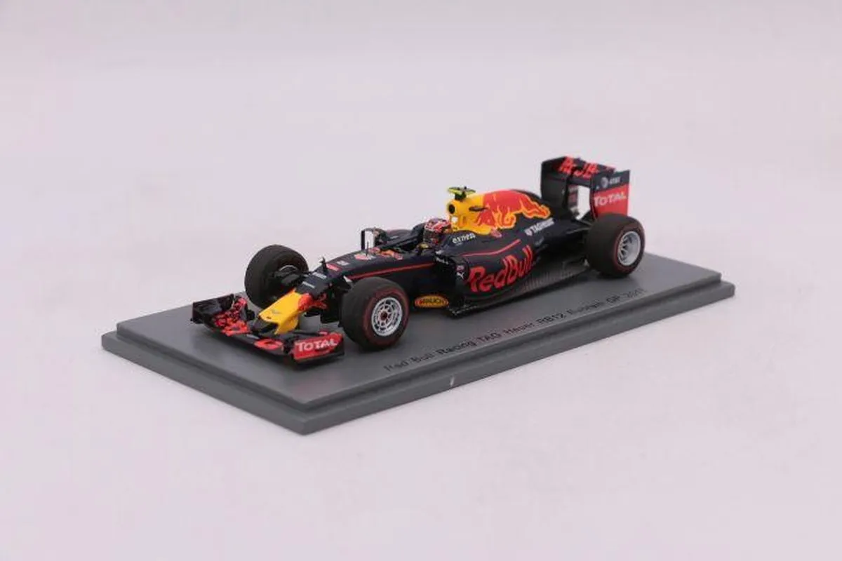 Red Bull Racing TAG Heuer RB12 #26 Spark S5008