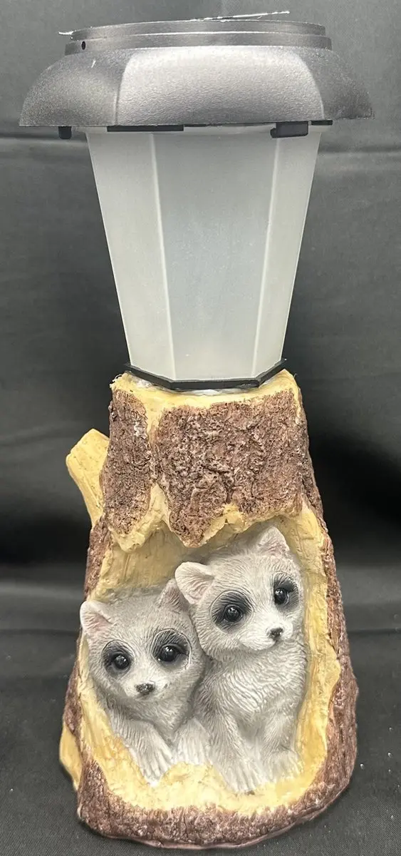 Polyresin solarlamp met lantaarn "Wasberen"