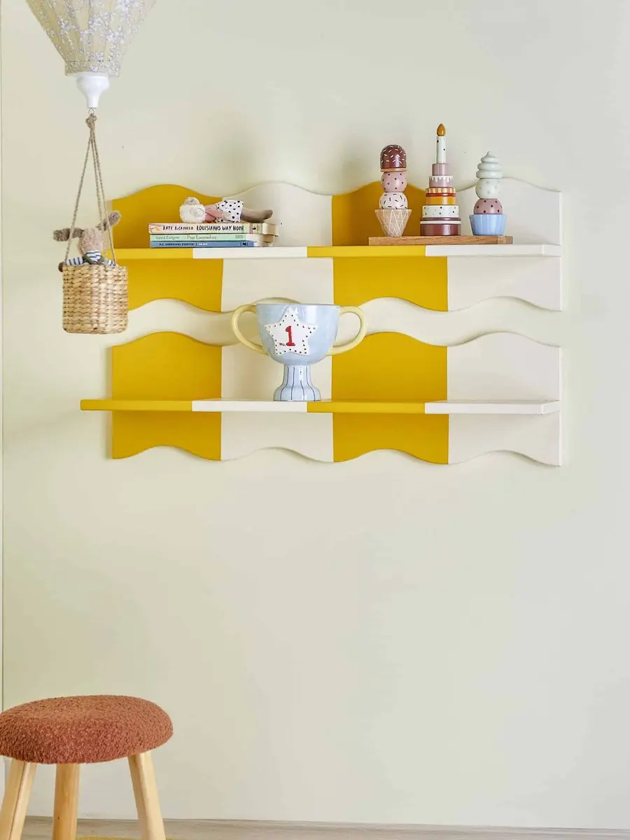 Bloomingville Bubbi Wandplank Geel - afbeelding 4 van 6