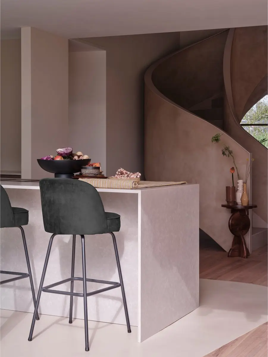 WOOOD Vogue Barstoel Velvet Zwart - afbeelding 5 van 6