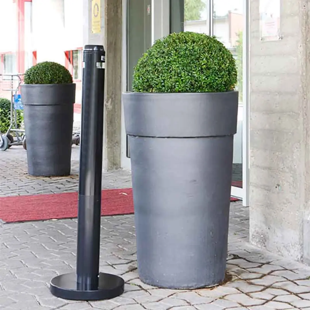 Rubbermaid Smokers' Pole Asbak - Zwart - afbeelding 3 van 6