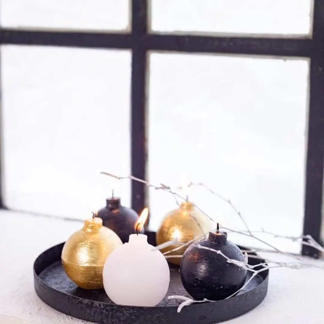 Candle Ball Black, Silver , White 6x6x6cm