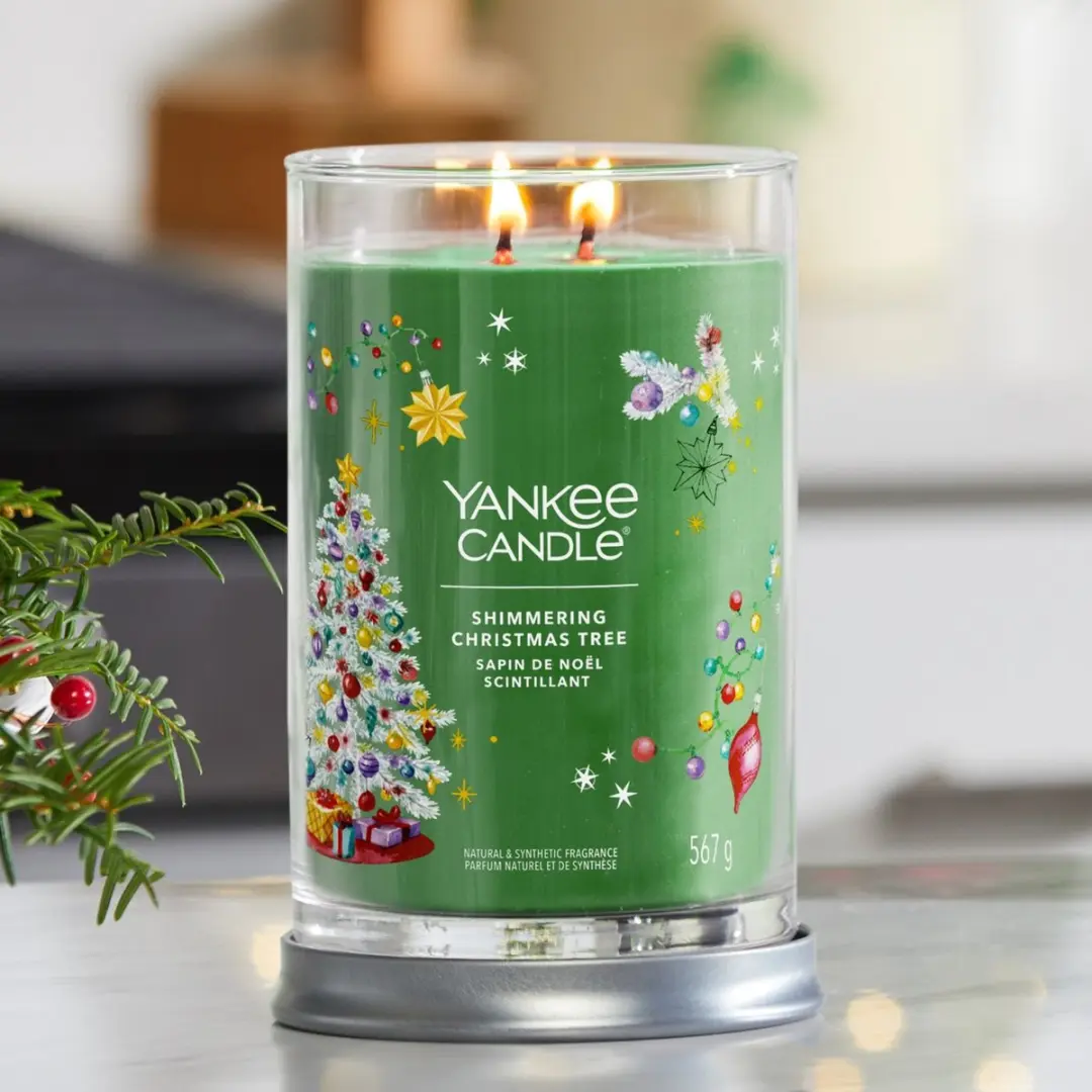 Yankee Candle Shimmering Christmas Tree Geurkaars - 100 Branduren - afbeelding 3 van 3