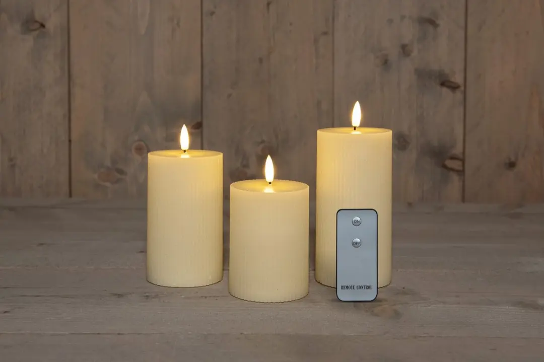 Anna's Collection LED Stompkaarsen 3x - Warm wit - 7,5 cm - afbeelding 5 van 5