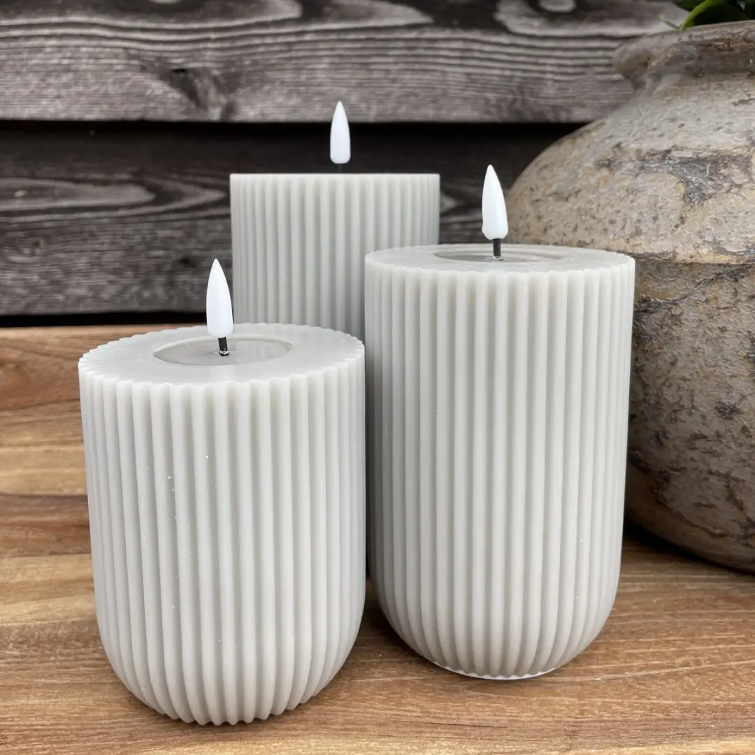 Deluxe Homeart LED Ribbelkaars Solid Stripe Set van 3 Zand 8x15cm, 8x12,5cm 8x10