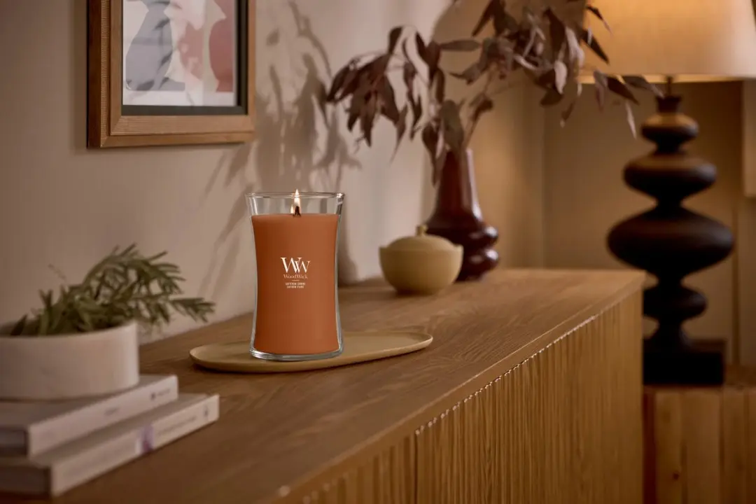 WoodWick Hearthwick Saffron Smoke Ellipse Kaars - 50 Branduren - afbeelding 2 van 6