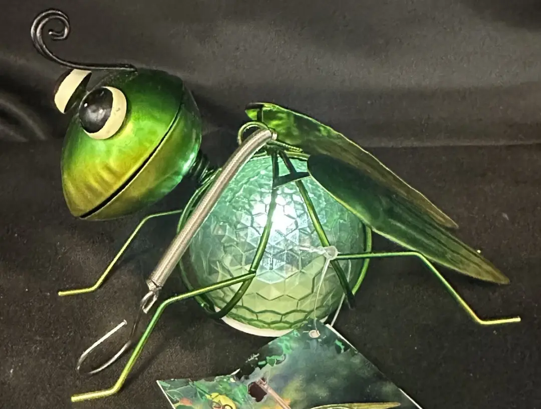 Metaal hangende solarlamp "Sprinkhaan"