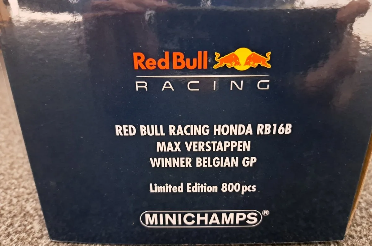 Red Bull Racing Honda RB16B #33 Minichamps - 1:18 - Blauw