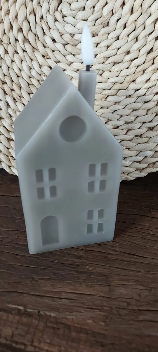 LED kaars huis M grijs 6,5x7,5x16cm