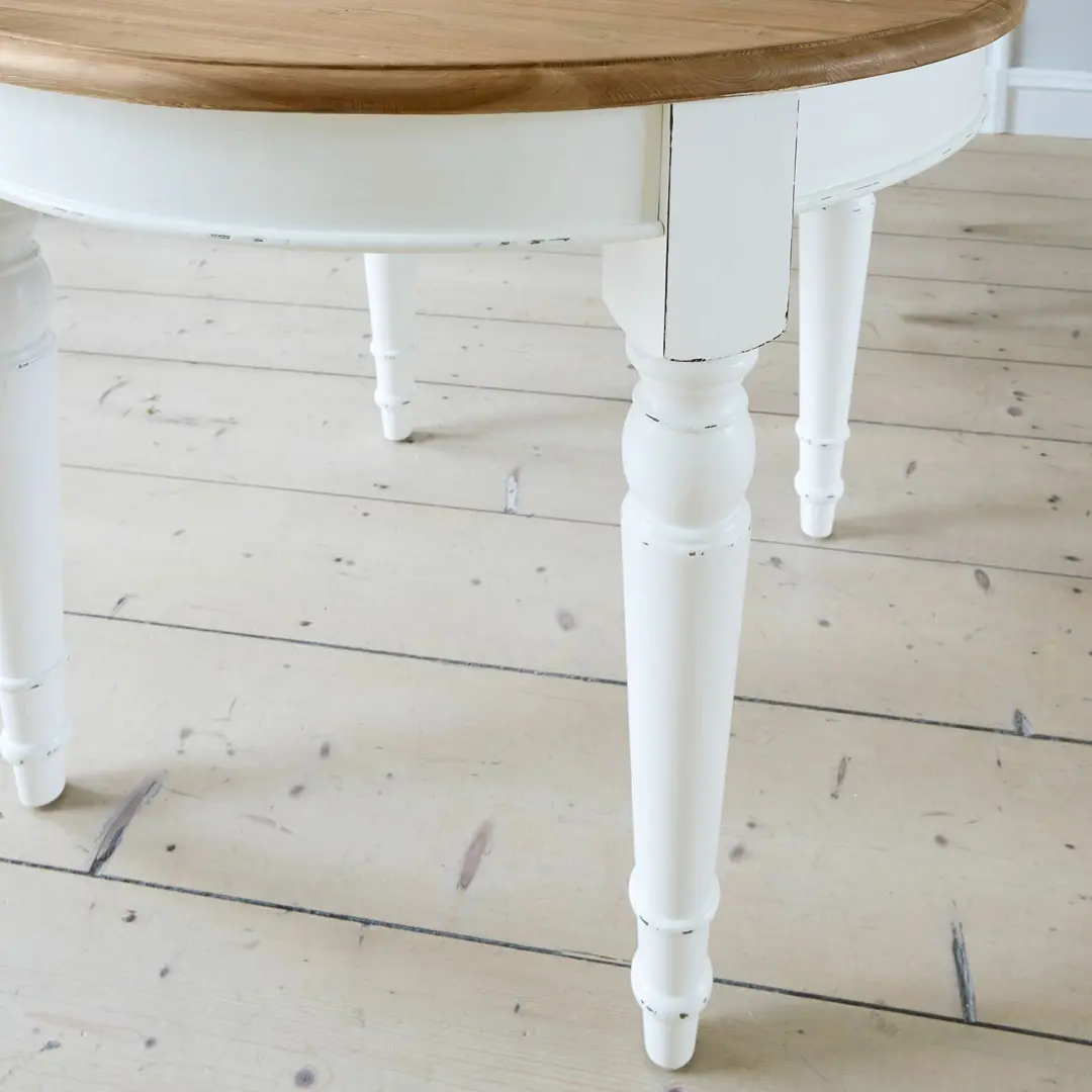 Loberon Pinecrest Eettafel - 6 Personen - Wit/Bruin - afbeelding 4 van 6