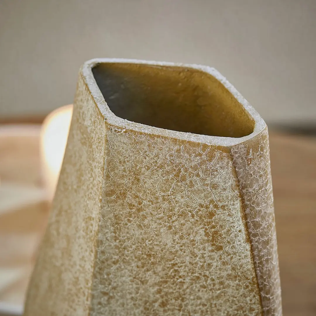 Loberon Kasari Decoratieve Vaas - Beige - afbeelding 4 van 5