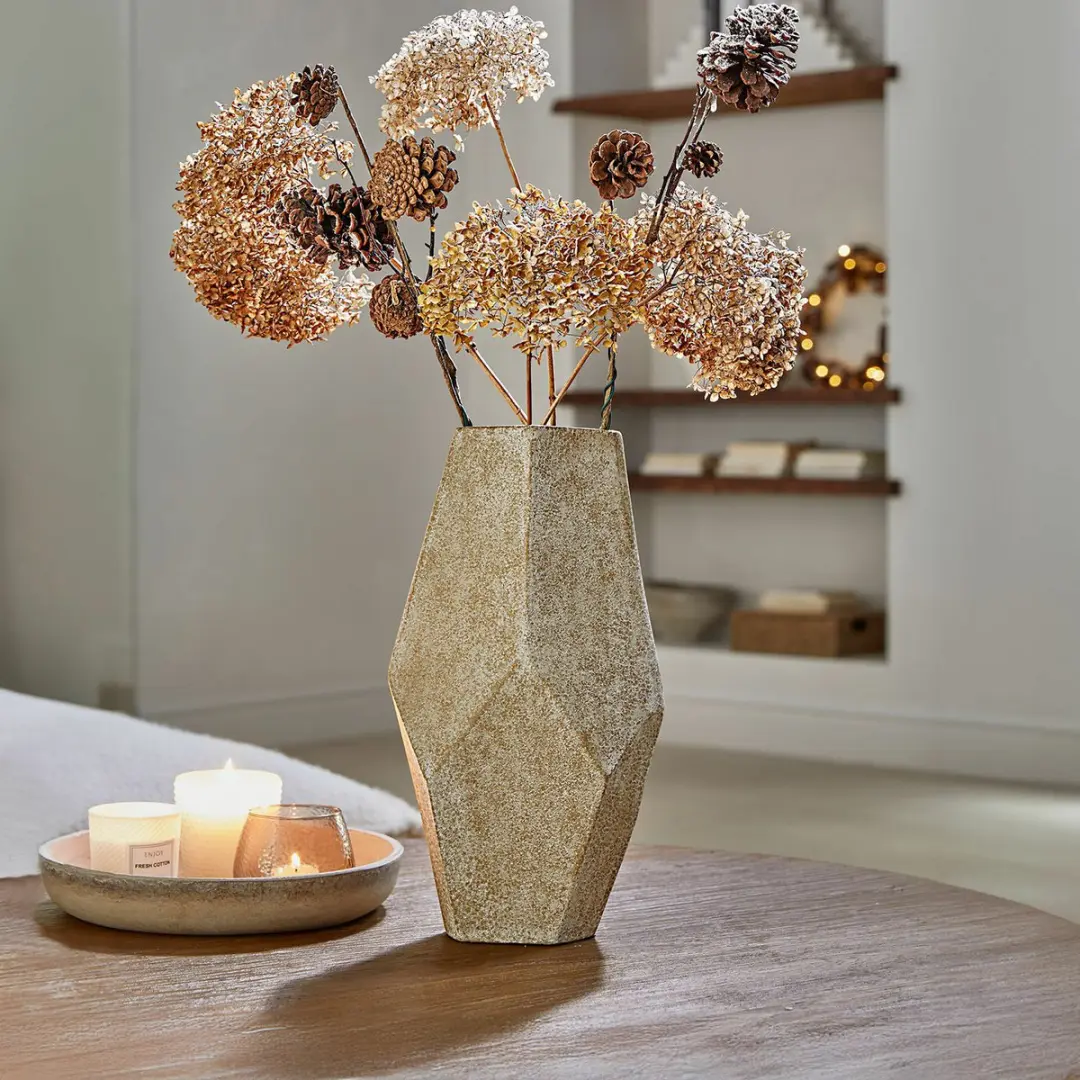 Loberon Kasari Decoratieve Vaas - Beige - afbeelding 2 van 5