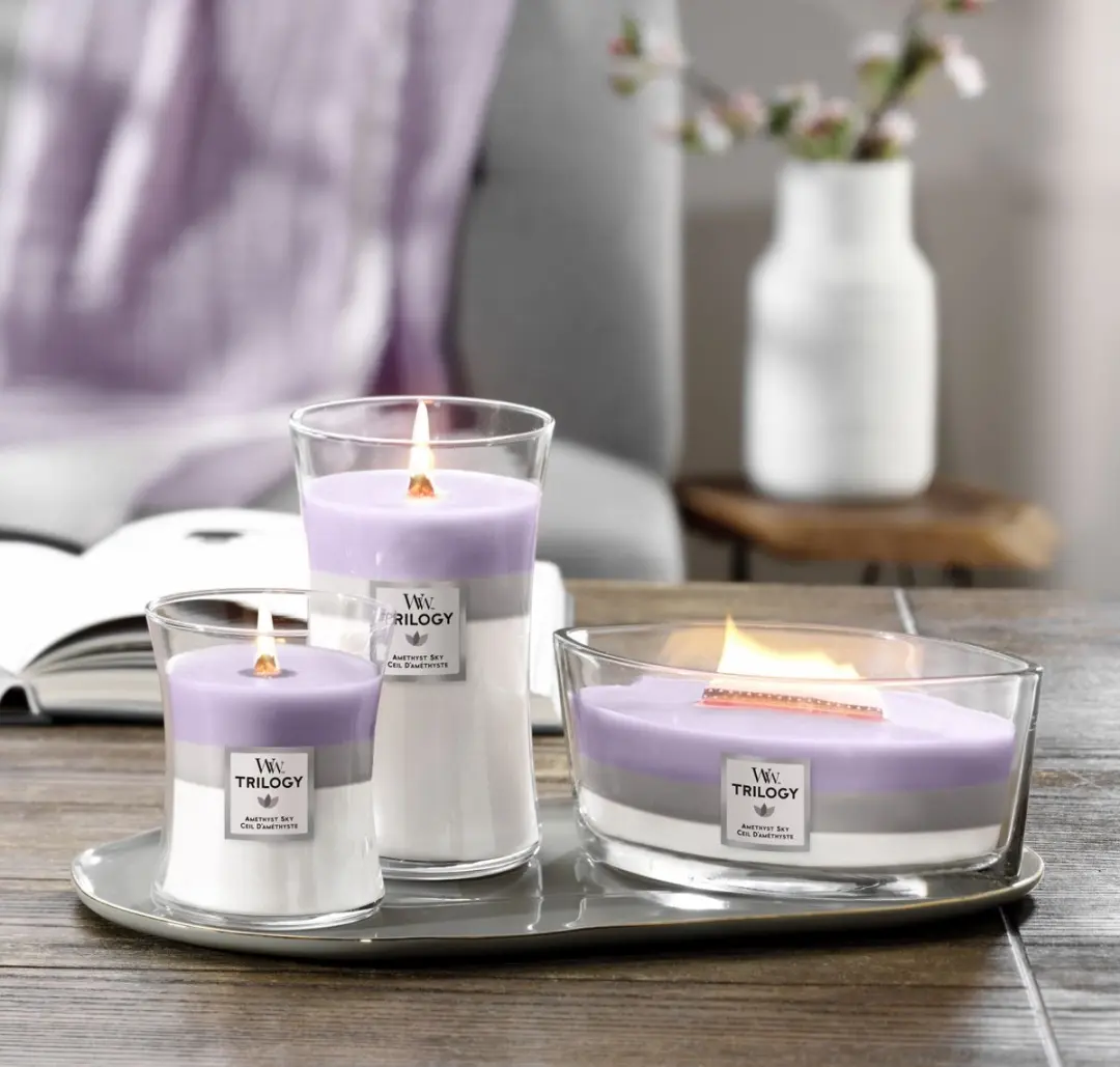 WoodWick Trilogy Geurkaars Amethyst Sky Medium - 60 Branduren - afbeelding 4 van 6