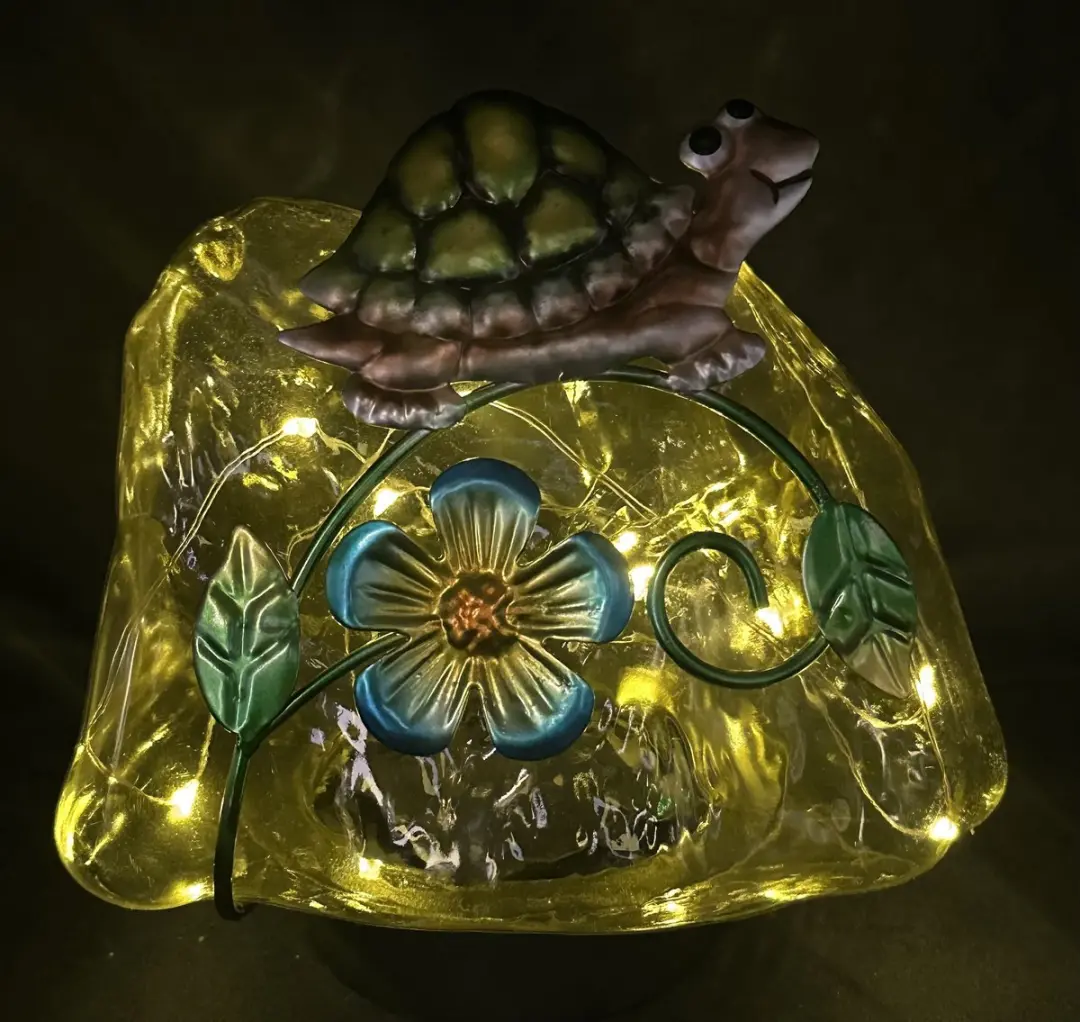 Decoratieve solarlamp "steen met dier"