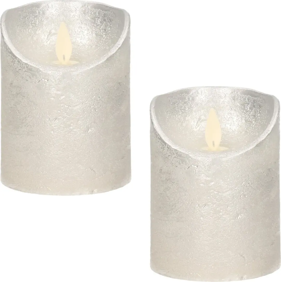 2x Zilveren LED kaarsen / stompkaarsen 10 cm