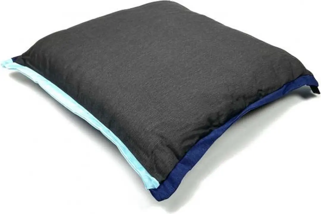 Madison sierkussen 50x50 cm Balance blue