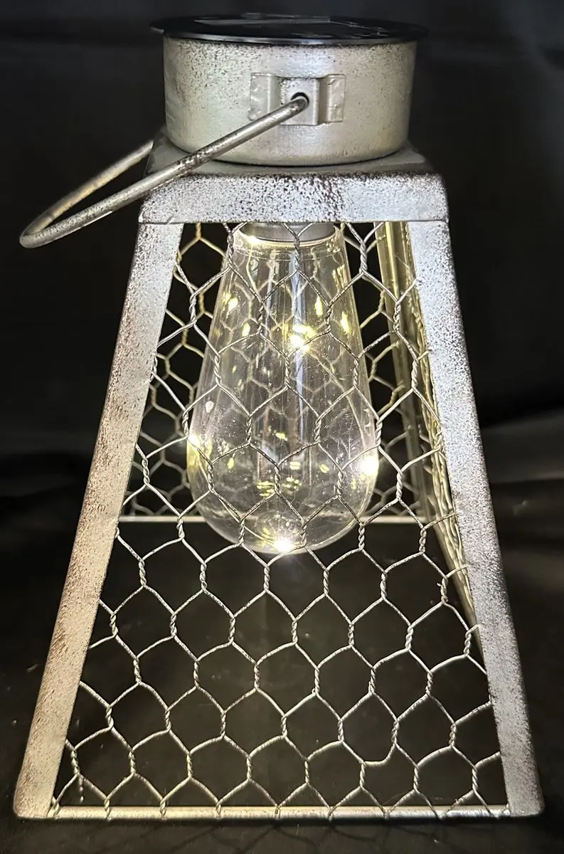 Metalen solarlamp lantaarn "opengewerkt"