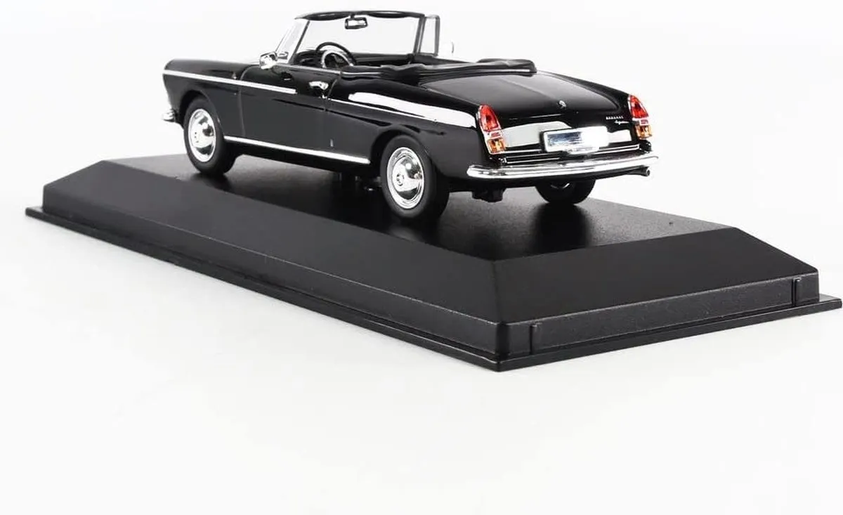 Peugeot 404 Cabriolet 1962 - MaXichamps 1:43 - Zwart