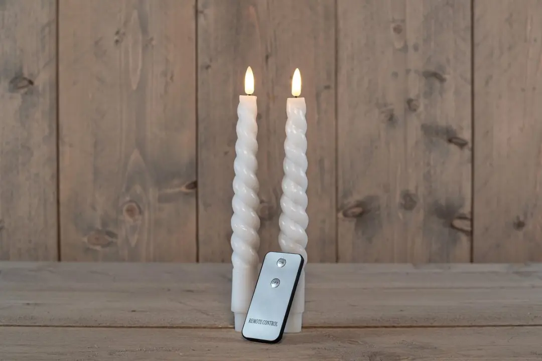 Anna's Collection LED Dinerkaarsen Swirl 23cm - 2 Stuks - afbeelding 4 van 5