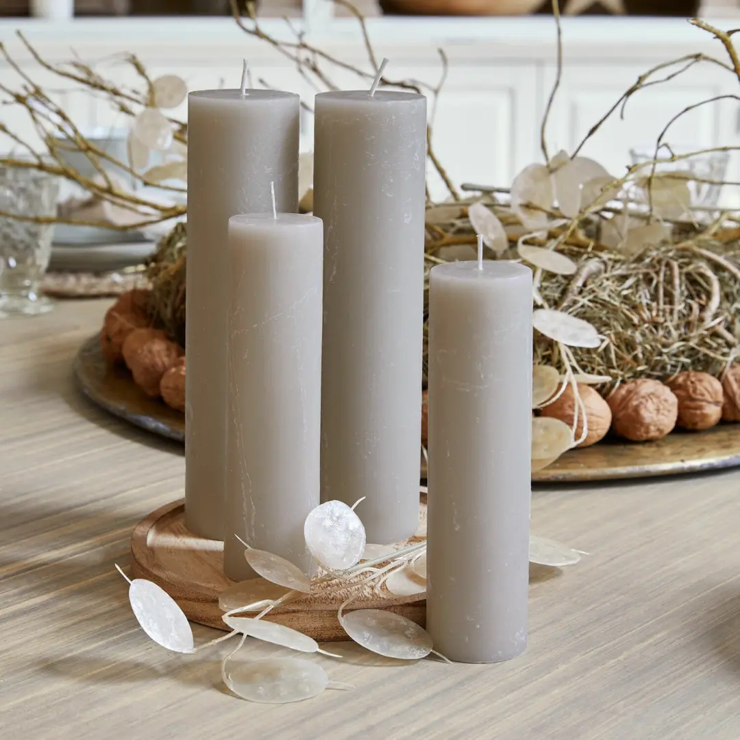 Loberon Avinal Kaarsen - 4 Stuks Taupe - afbeelding 3 van 4